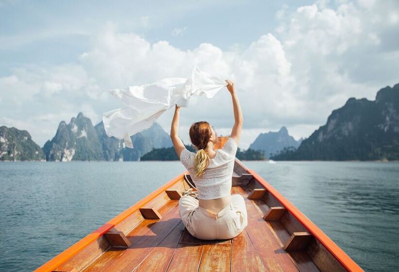 호텔 500 Rai Khao Sok Floating Resort