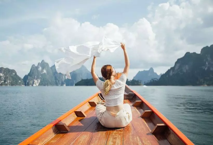 هتل 500 Rai Khao Sok Floating Resort
