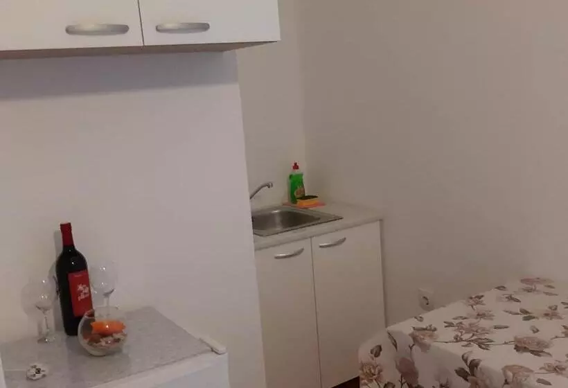 Hotelli Apartments Franka Saplunara