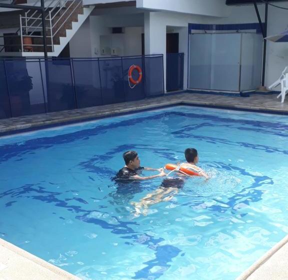 Szálloda Cacique Mena