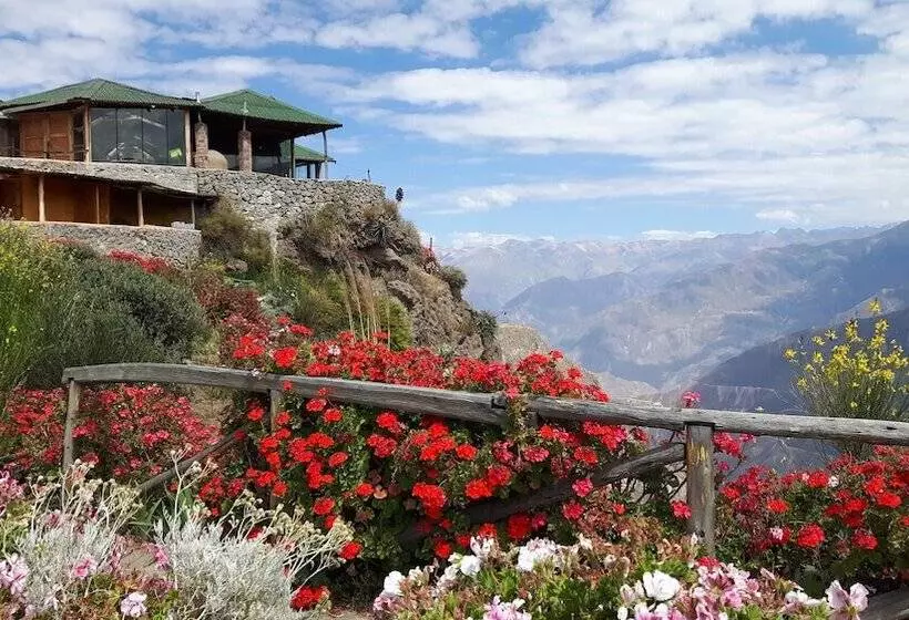 Hotelli La Granja Del Colca