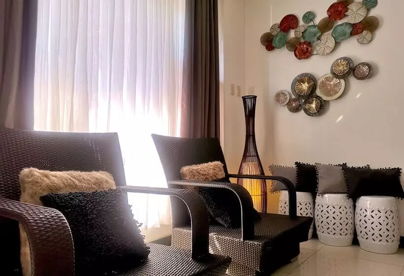 ホテル Mactan Cebu Waiting Lounge