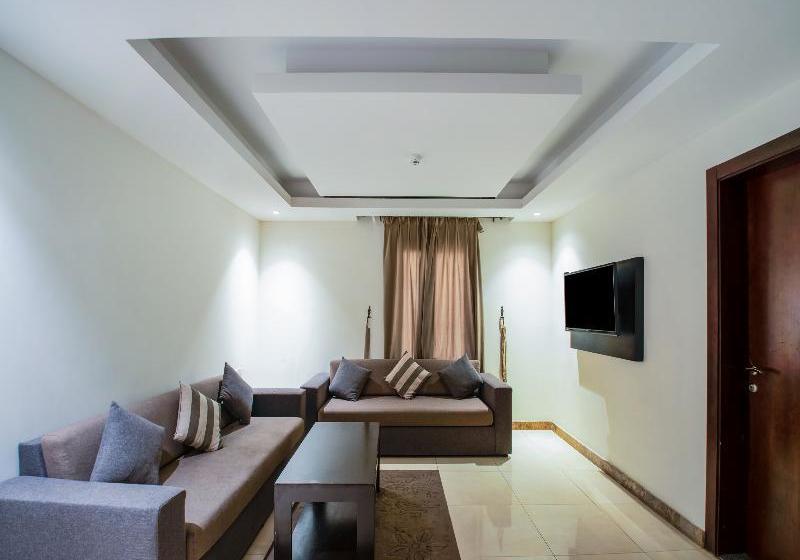 فندق Oyo 200 Majestic Homes