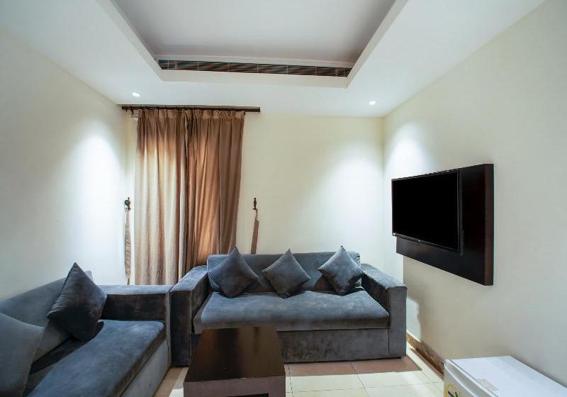 فندق Oyo 200 Majestic Homes