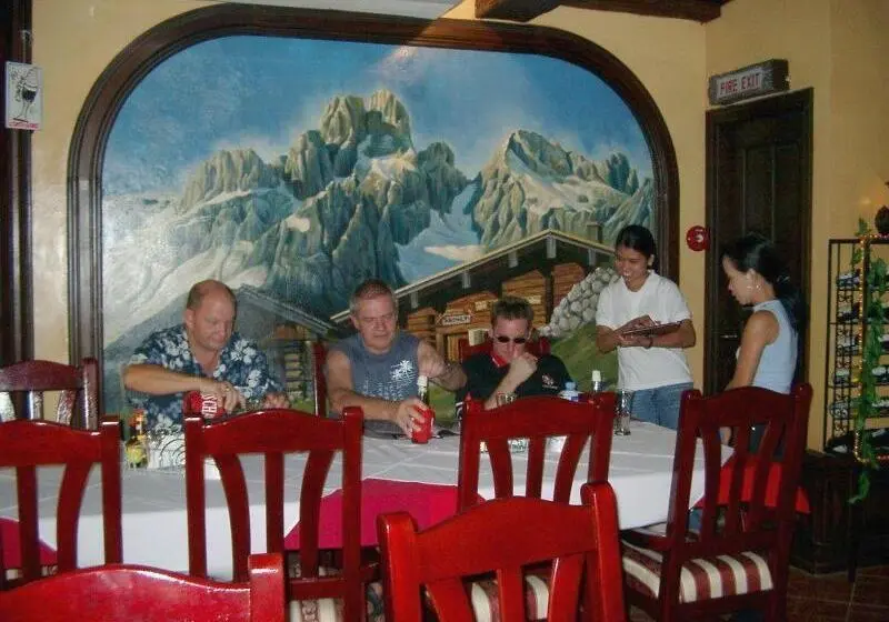 Hotelli Swiss Chalet