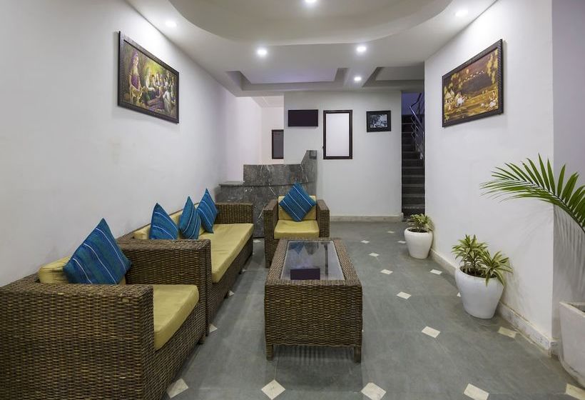 Oyo 39565 Decent Studio Cyber Hub