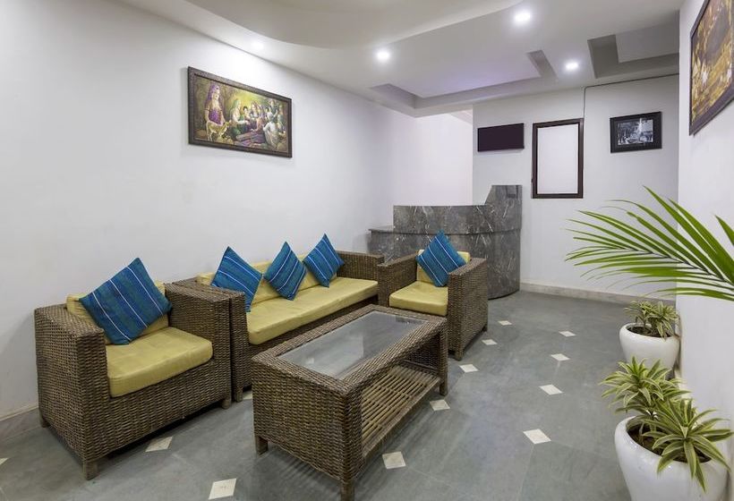 Oyo 39565 Decent Studio Cyber Hub