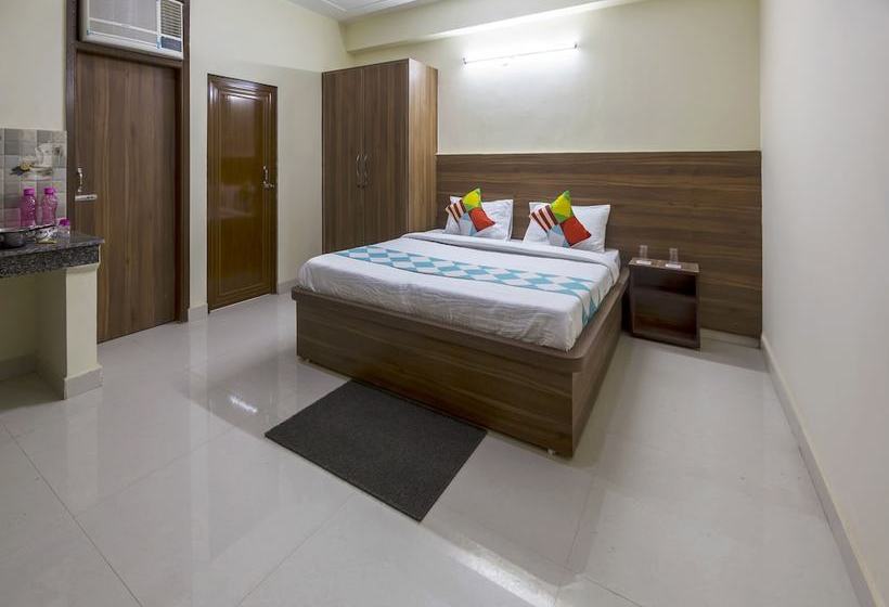 Oyo 39565 Decent Studio Cyber Hub