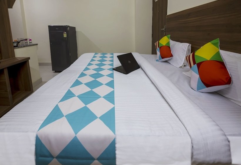 Oyo 39565 Decent Studio Cyber Hub