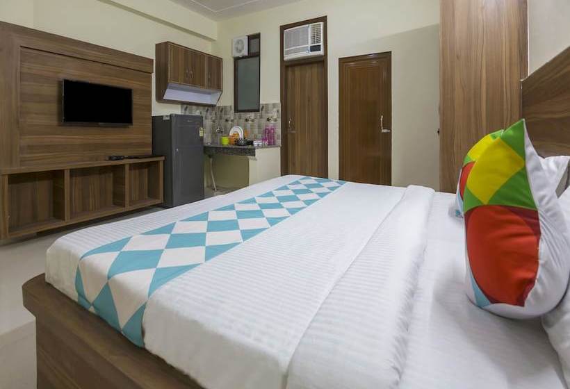 Oyo 39565 Decent Studio Cyber Hub