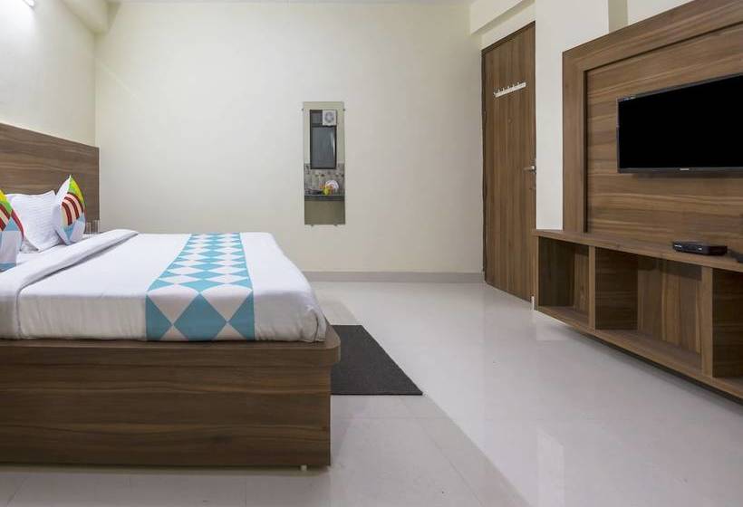 Oyo 39565 Decent Studio Cyber Hub