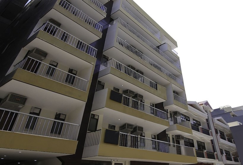 Oyo 39565 Decent Studio Cyber Hub