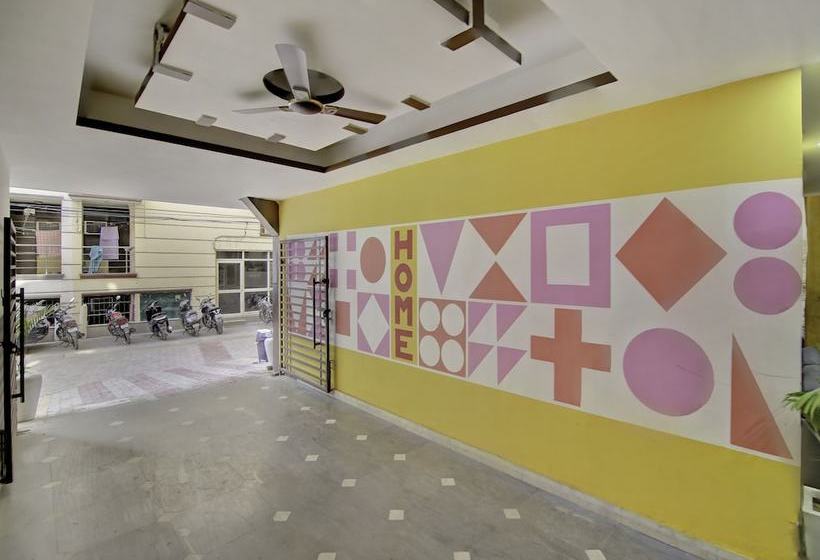 Oyo 39565 Decent Studio Cyber Hub