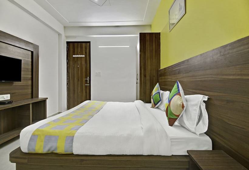 Oyo 39565 Decent Studio Cyber Hub