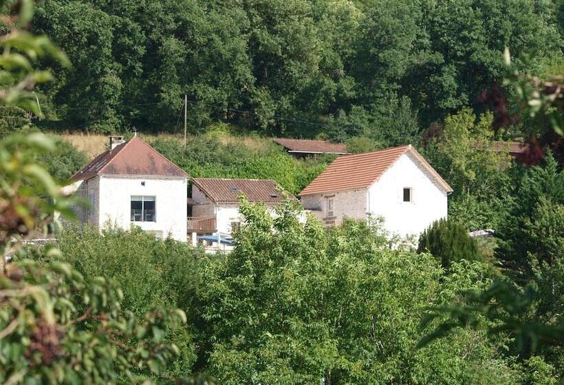 Domaine Des Pierres Blanches   B&b