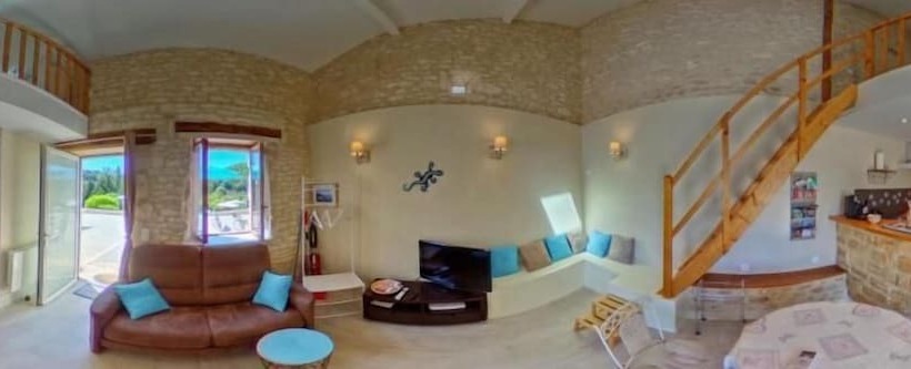 Domaine Des Pierres Blanches   B&b