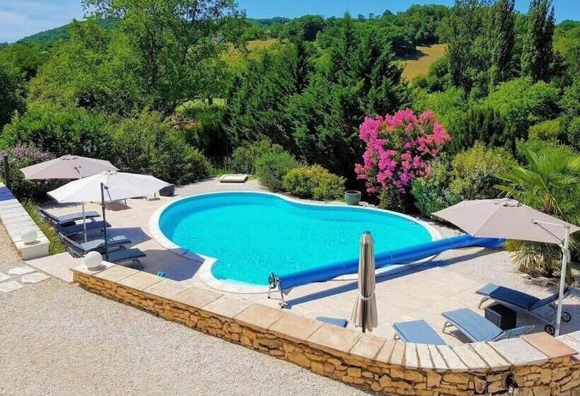 Domaine Des Pierres Blanches   B&b