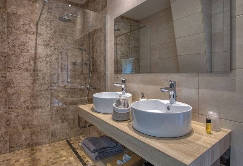 Domaine Des Pierres Blanches   B&b