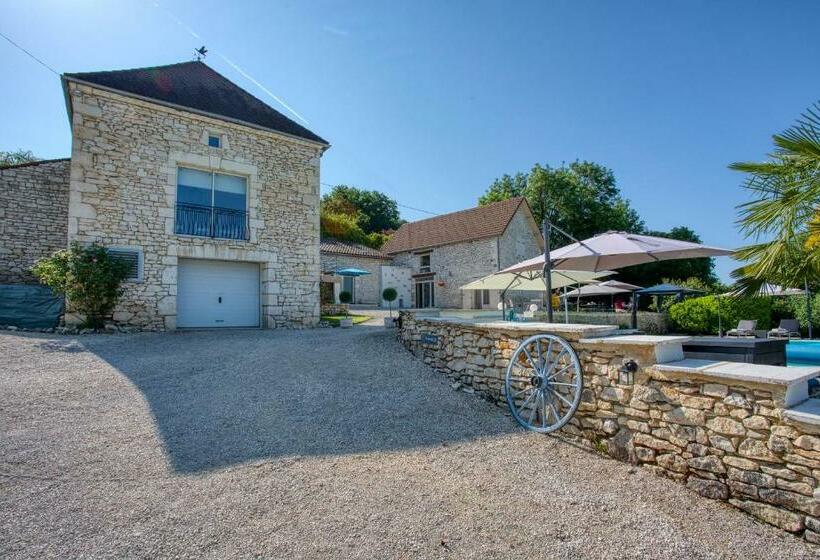 Domaine Des Pierres Blanches   B&b