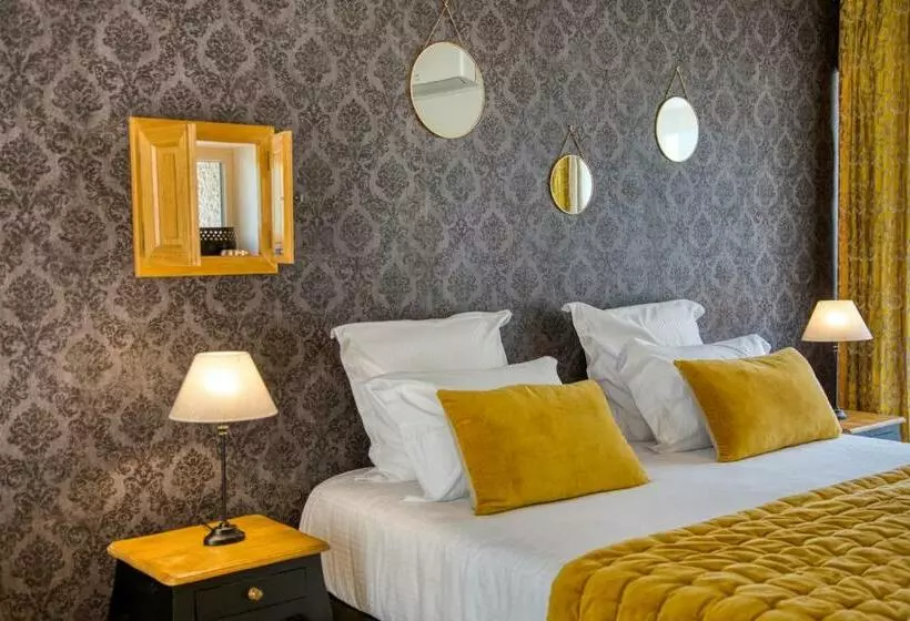 Domaine Des Pierres Blanches   B&b