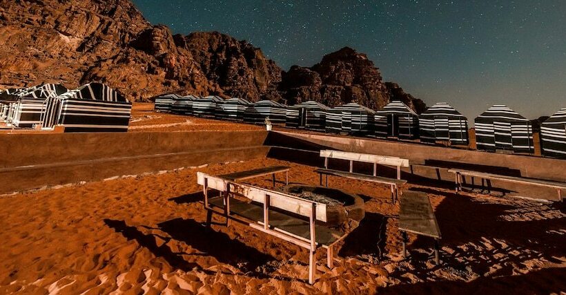 هتل Desert Moon Camp