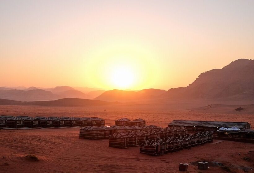 هتل Desert Moon Camp