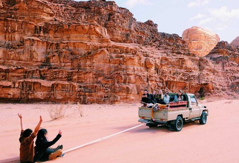 هتل Desert Moon Camp