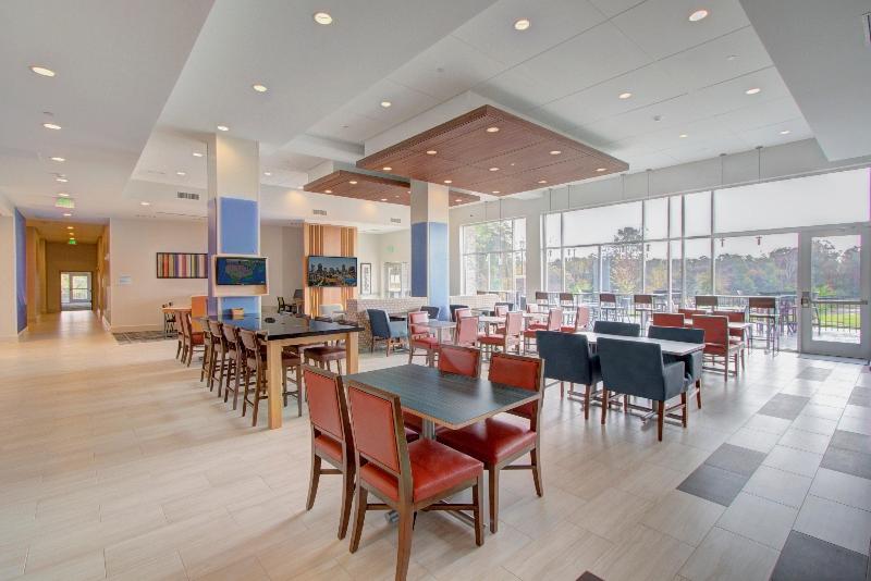 فندق Holiday Inn Express & Suites Charlotte Southwest, An Ihg