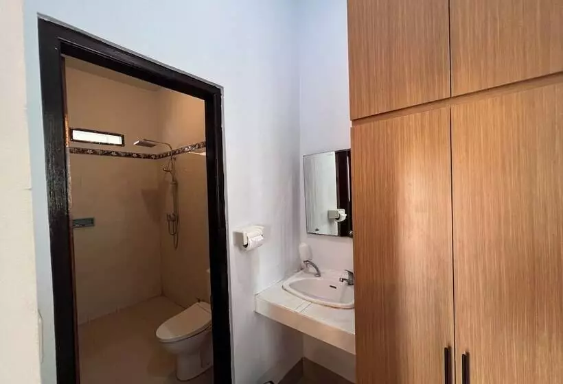 هتل Krisna Guest House & Bungalow