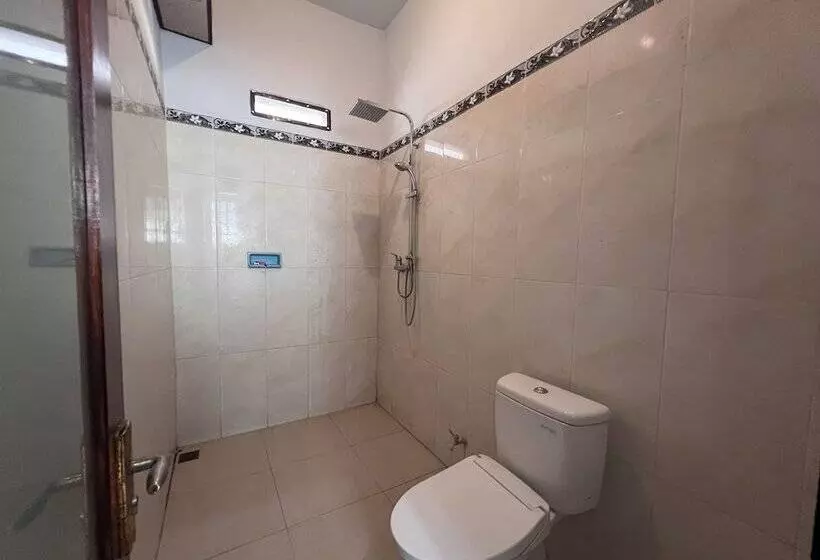 هتل Krisna Guest House & Bungalow