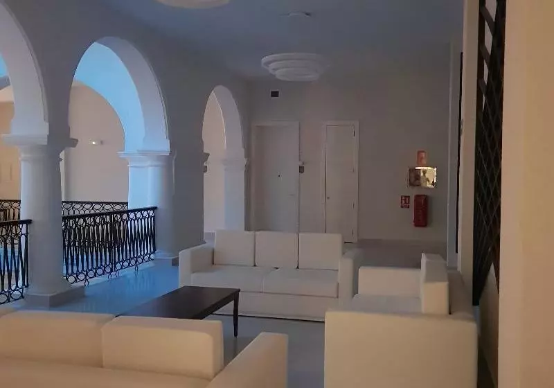 Hotelli Marqués De Cárdenas De Montehermoso