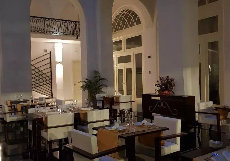 Hotelli Marqués De Cárdenas De Montehermoso