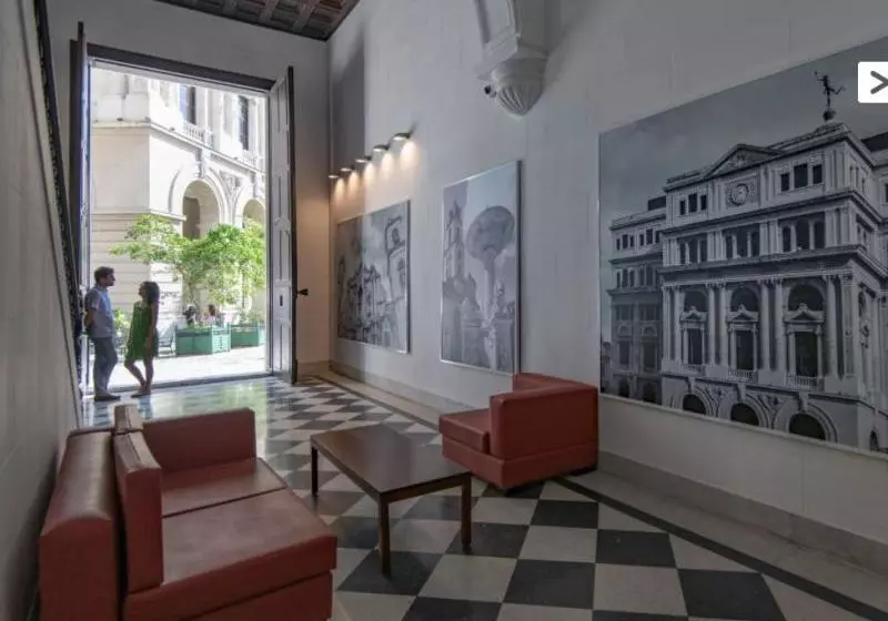 Hotelli Marqués De Cárdenas De Montehermoso