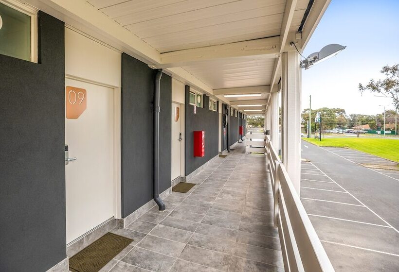 Отель Nightcap At Keysborough