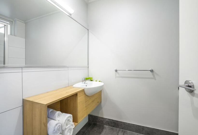 Отель Nightcap At Keysborough