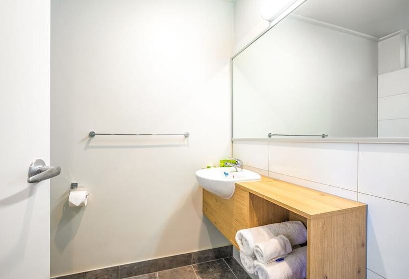 Отель Nightcap At Keysborough