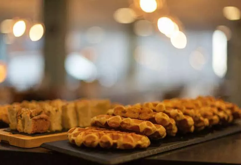 هتل Holiday Inn   The Niu, Loom Manchester North By Ihg