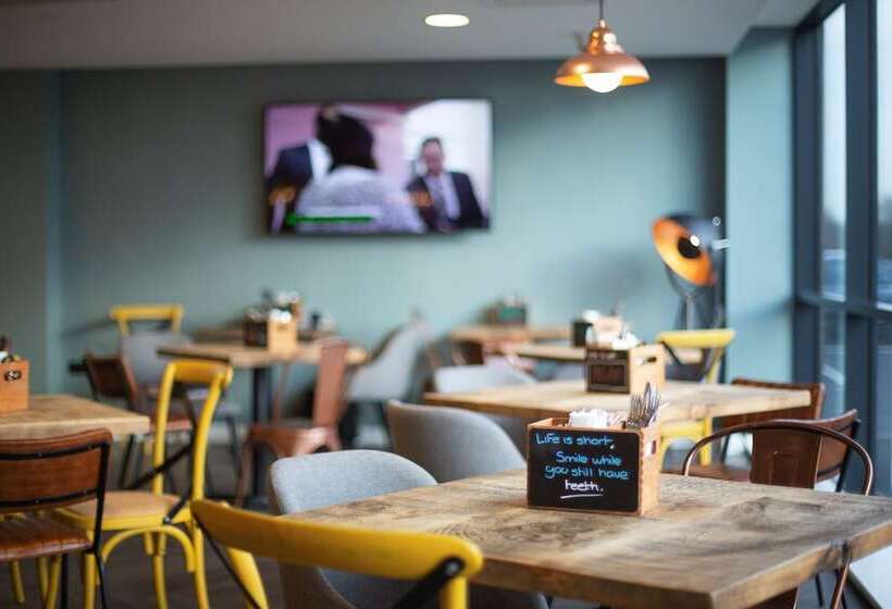 בית מלון כפרי Holiday Inn The Niu, Loom Manchester North By Ihg