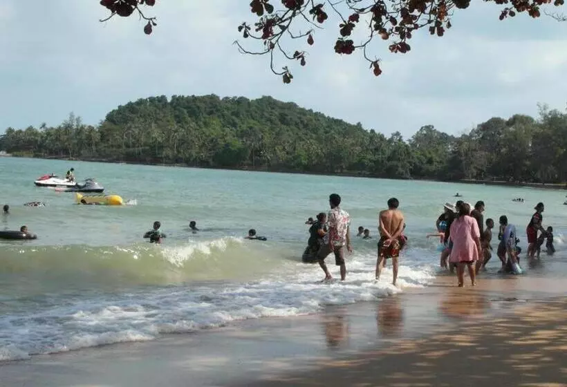 Hotelli Thipburee Resort