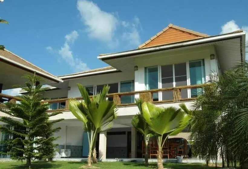 Hotelli Thipburee Resort