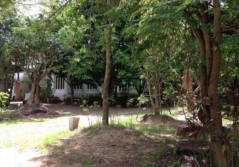 ホテル Young Coconut Garden Home Resort