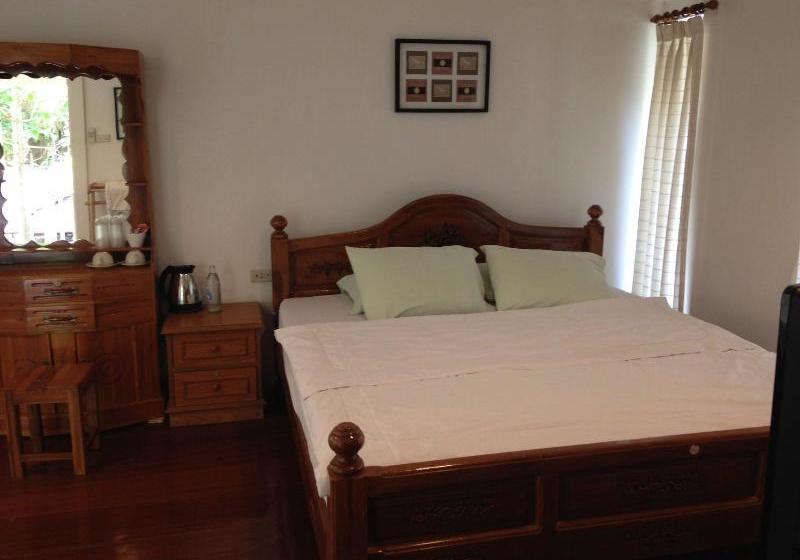 ホテル Young Coconut Garden Home Resort