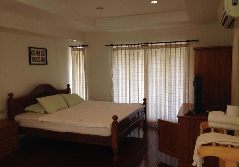 ホテル Young Coconut Garden Home Resort