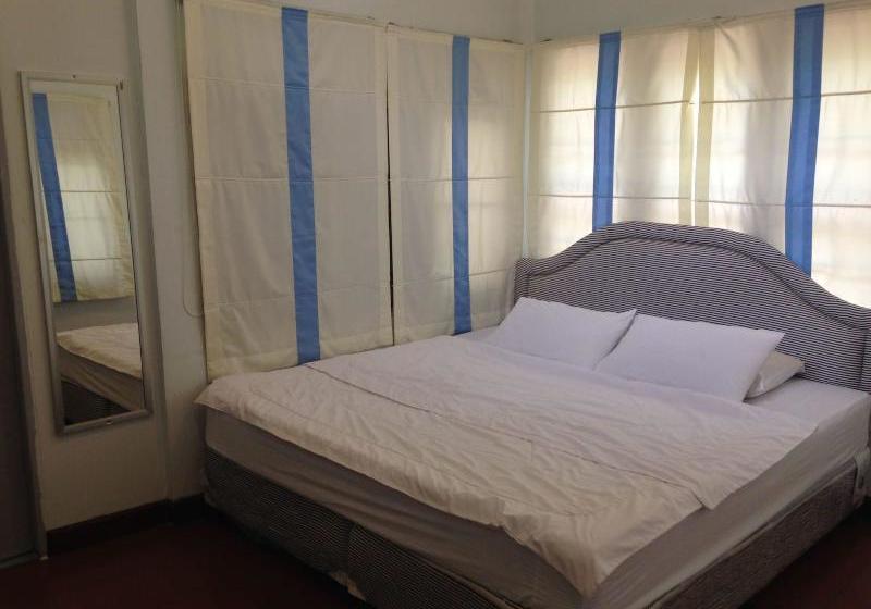 ホテル Young Coconut Garden Home Resort