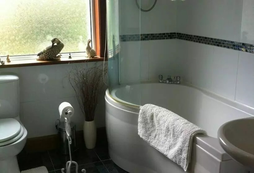 Tigh An Eilean B&b