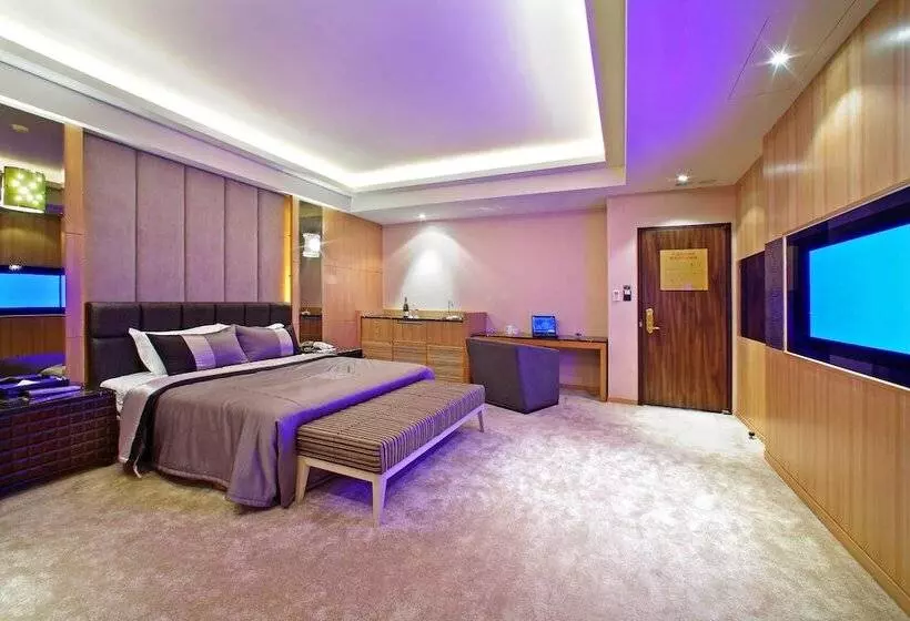 Young Motel