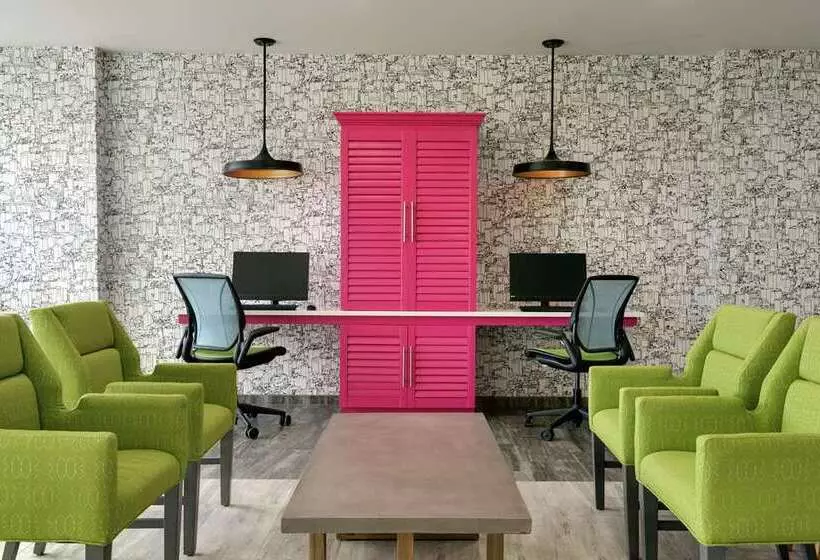 ホテル Home2 Suites By Hilton Norfolk Airport