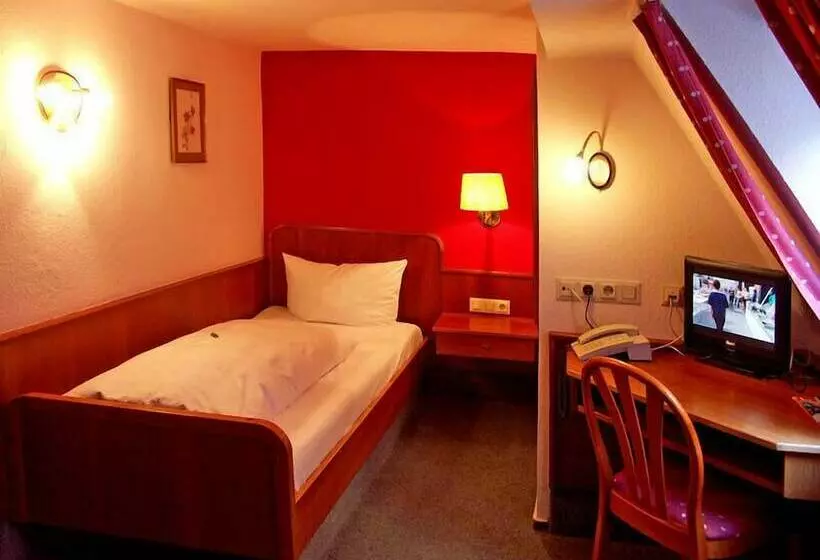 Hotelli Gasthof Goldener Adler