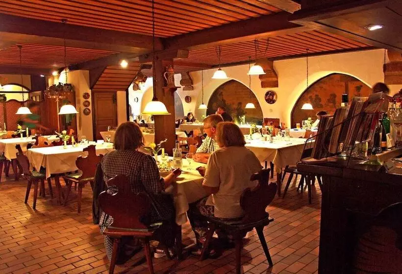 Hotelli Gasthof Goldener Adler