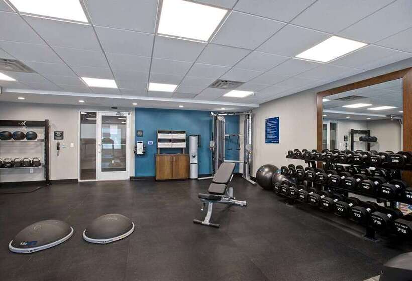 فندق Hampton Inn & Suites Deptford